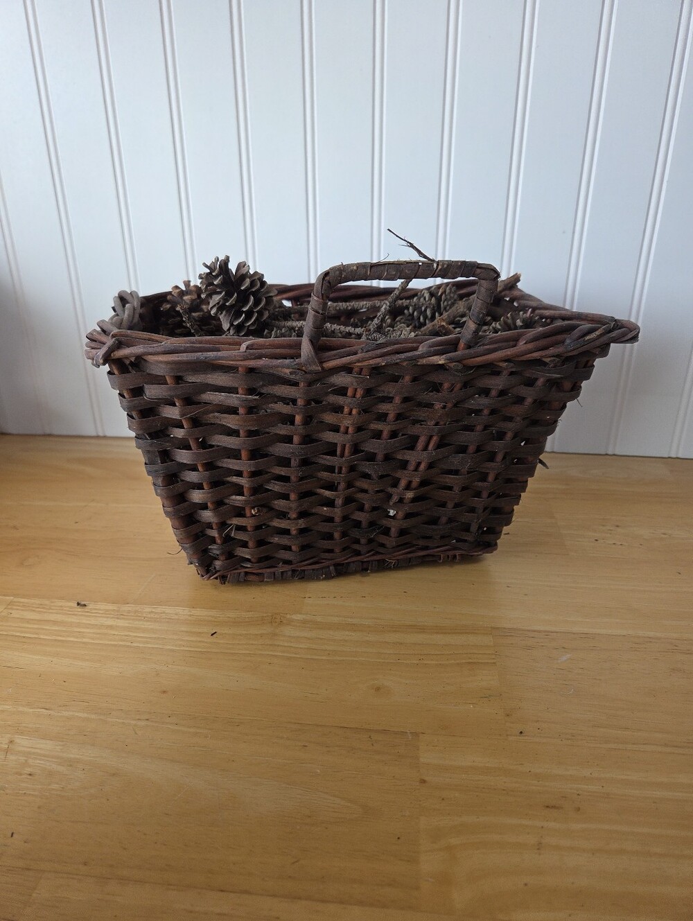 Vintage Basket Full Of Pine Cones Brown Wall Hanging - Picture 4 of 8